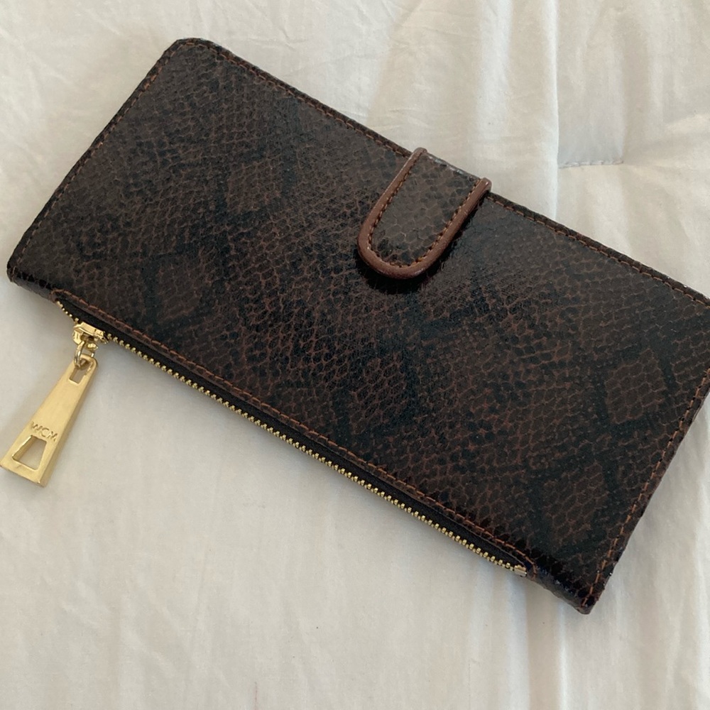 🆕 “WCM New York” Luxurious Brown snakeskin Genuine Leather Ladies Wallet!!!